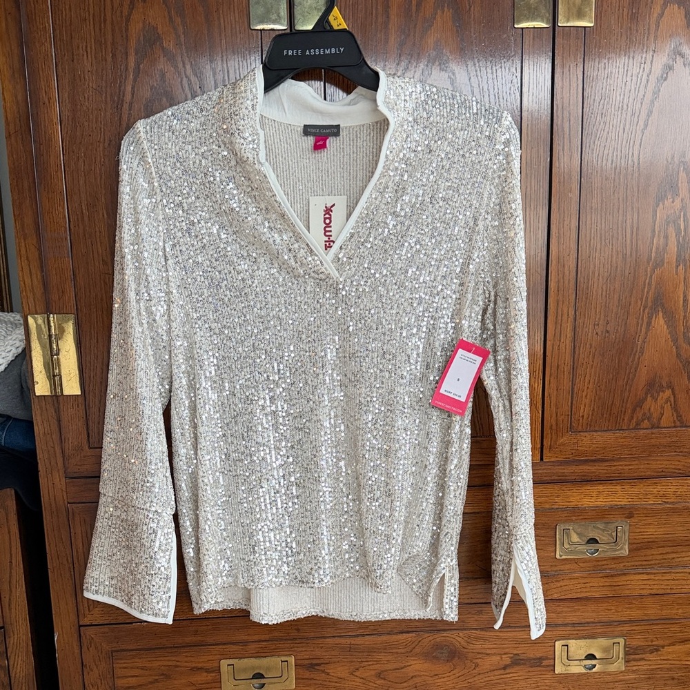 Vince Camuto Silver Sequin V-Neck Long Sleeve Blouse